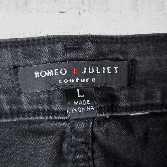 Romeo and Juliet Washed Black Eyelet Mid Rise Grunge Skinny Leg Jeans Size Large - Picture 4 of 8